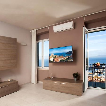 Апартаменты La Casa Al Mare Порто Санто Стефано Экстерьер фото
