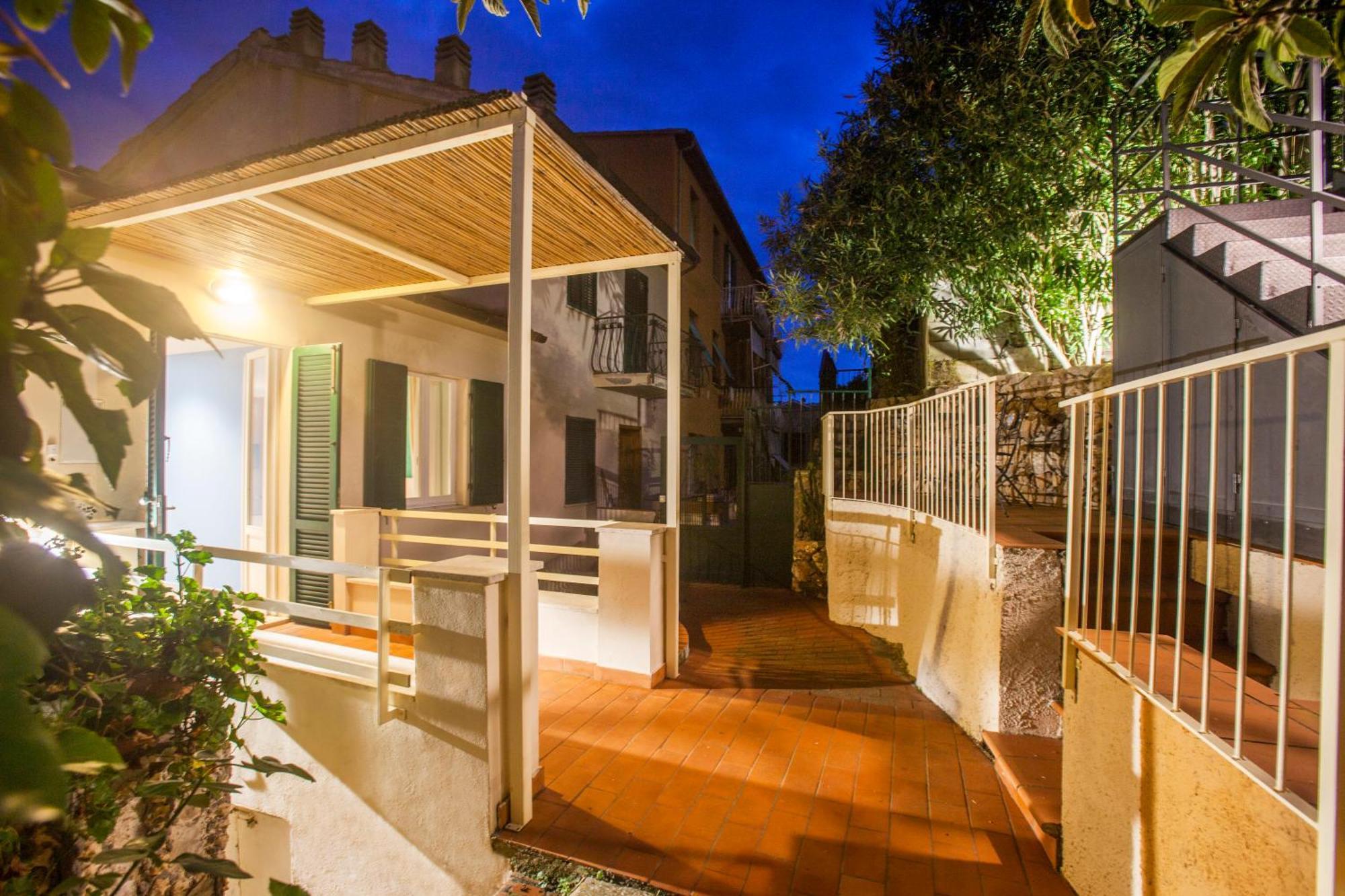 Апартаменты La Casa Al Mare Порто Санто Стефано Экстерьер фото
