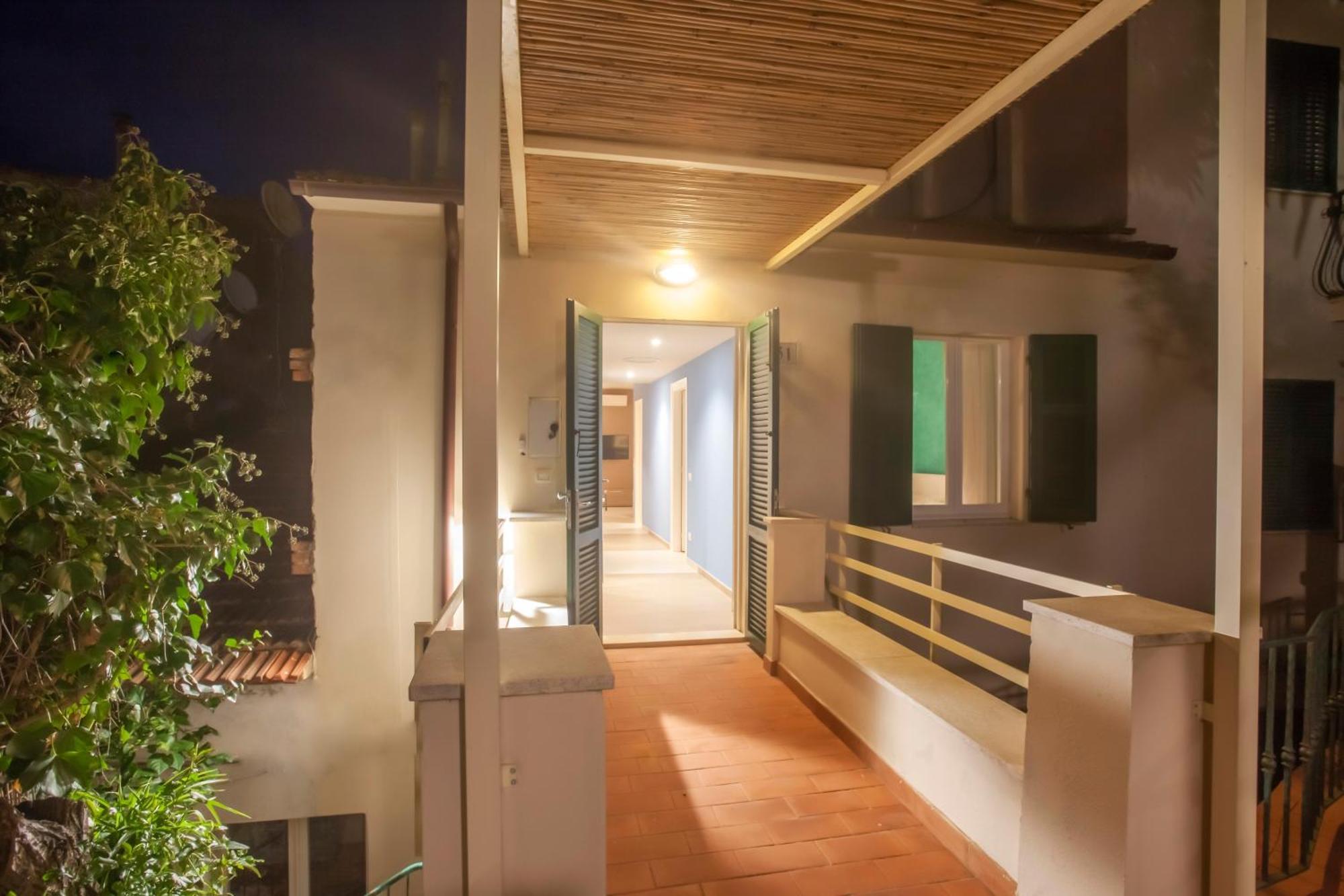 Апартаменты La Casa Al Mare Порто Санто Стефано Экстерьер фото